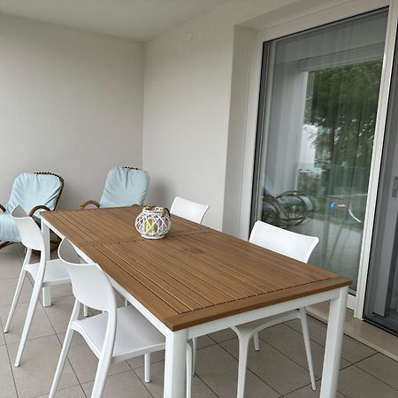 Agua Apartment With Beach Included Lido di Jesolo Exterior photo