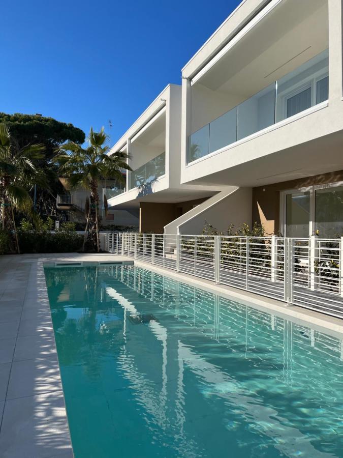 Agua Apartment With Beach Included Lido di Jesolo Exterior photo